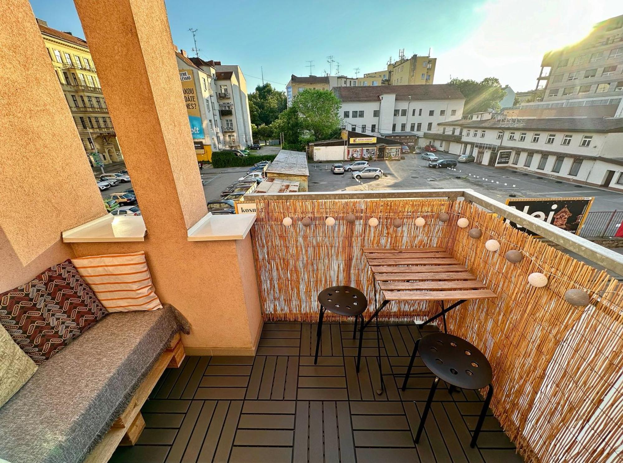 Bright And Central Suite With A Balcony Brno Exterior photo